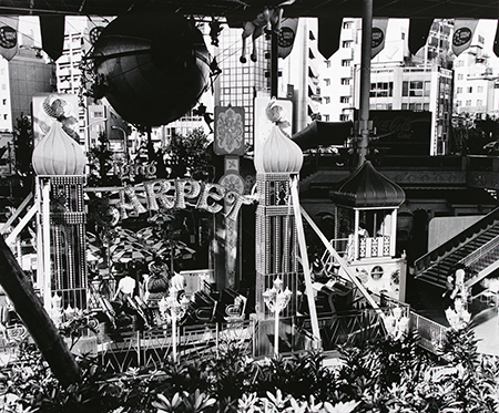 金村修《Untitled》〈本日の日本〉より　1993年　ゼラチン・シルバー・プリント　東京都写真美術館蔵 